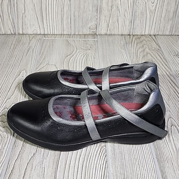 Aravon by New Balance Black and Silver Mary Jane Flats - Picture 4 of 14